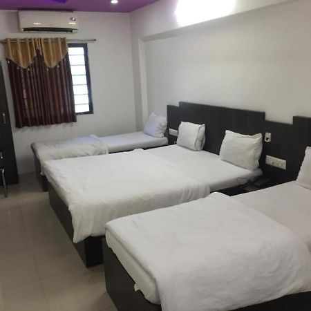 Hotel Long Stay Ahmedabad Buitenkant foto